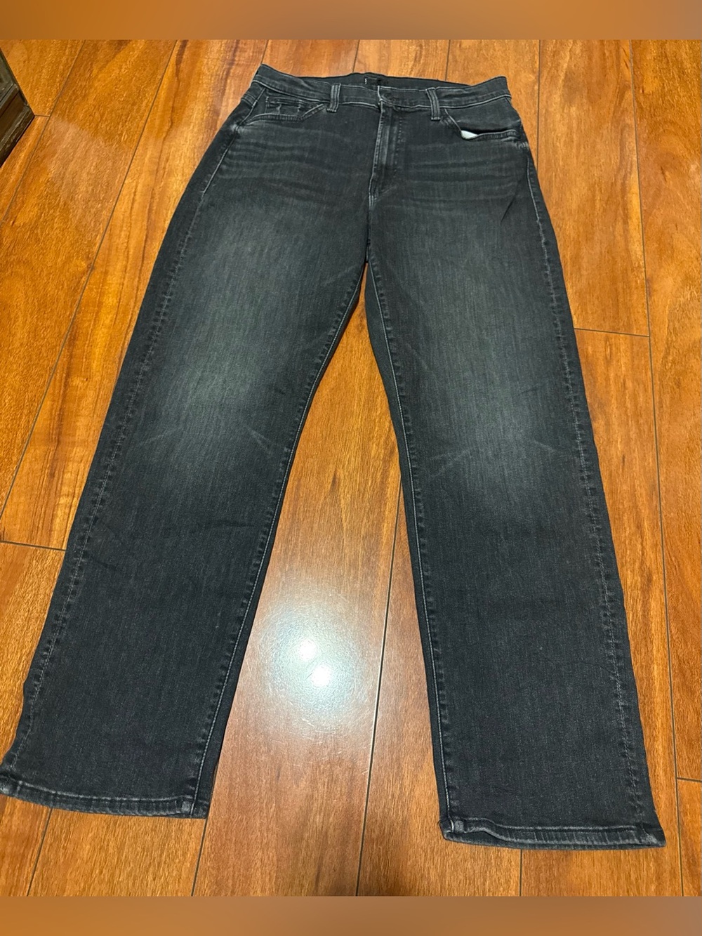 MOTHER women’s Jeans Relaxed Black Faded Wash - Picture 2 of 9